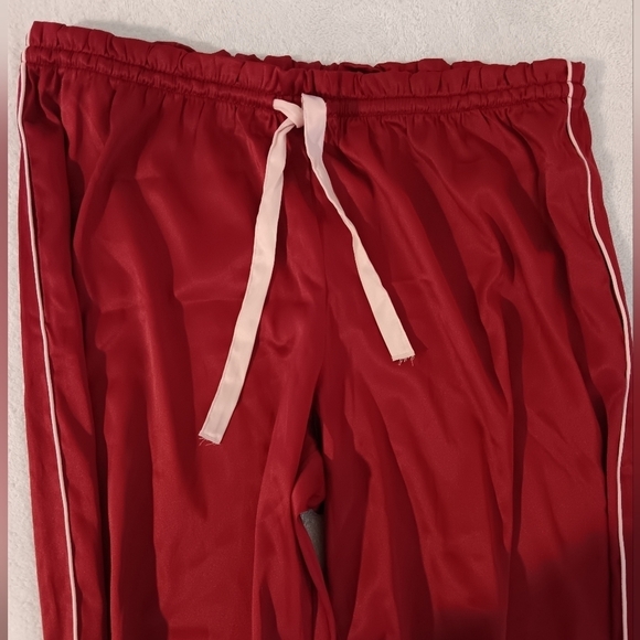 Victoria's Secret women's pajama bottoms red satin size LG NWT - Picture 3 of 7
